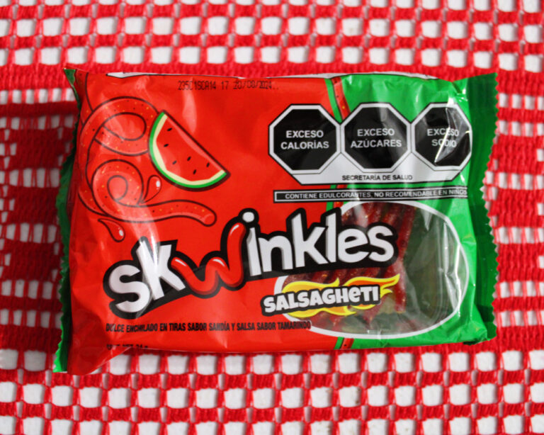 Skwinkles Salsagheti: Tangy Tamarind Strips with Chili Sauce - 24 ct